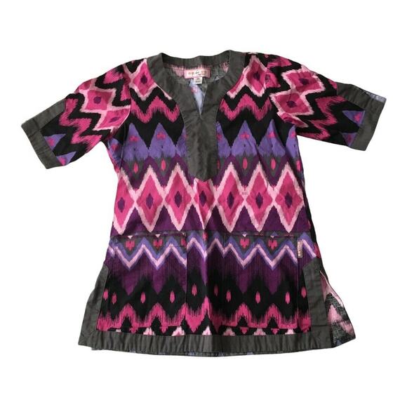 Koi by Kathy Peterson Womens Scrub Top Shirt Size XS Chevron Pink Purple Nursing - Picture 1 of 6
